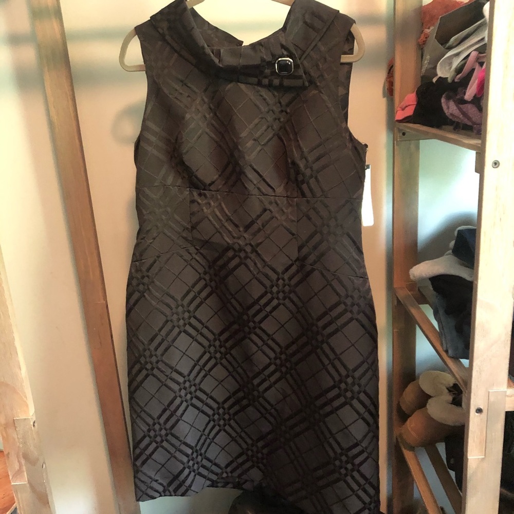 TAHARI dress